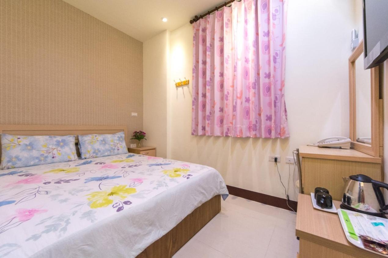 Xin Jing Zhan Homestay Hualien City Exterior foto